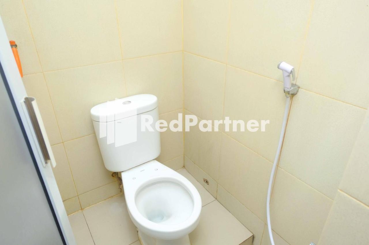 Hotel Transit 1 Makassar Redpartner Exterior foto