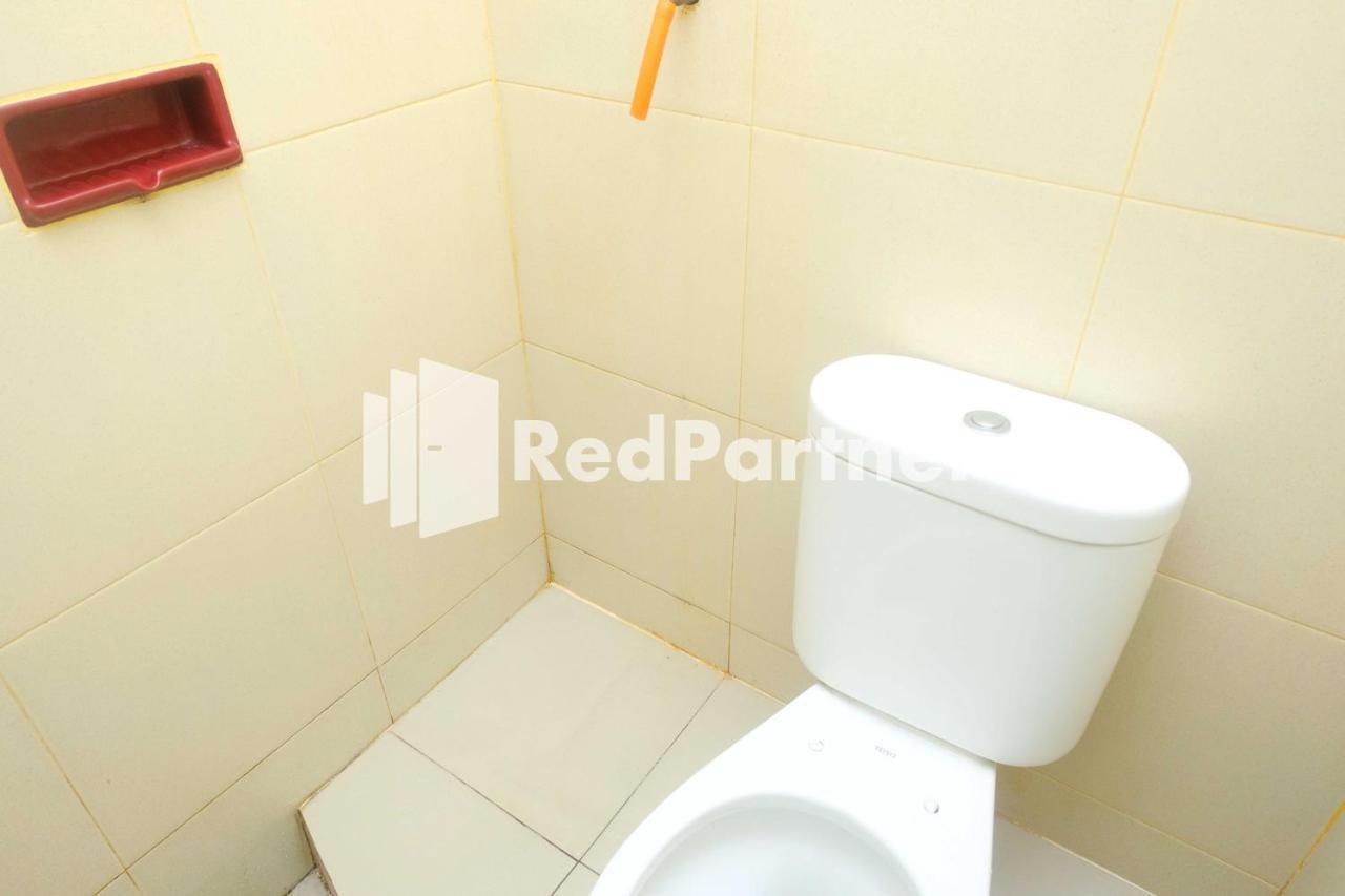 Hotel Transit 1 Makassar Redpartner Exterior foto